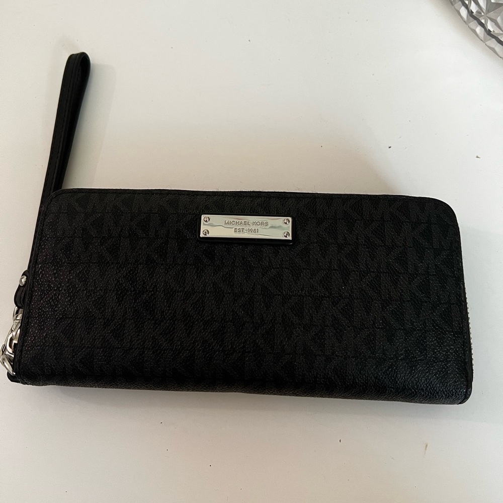 Michael Kors Wristlet